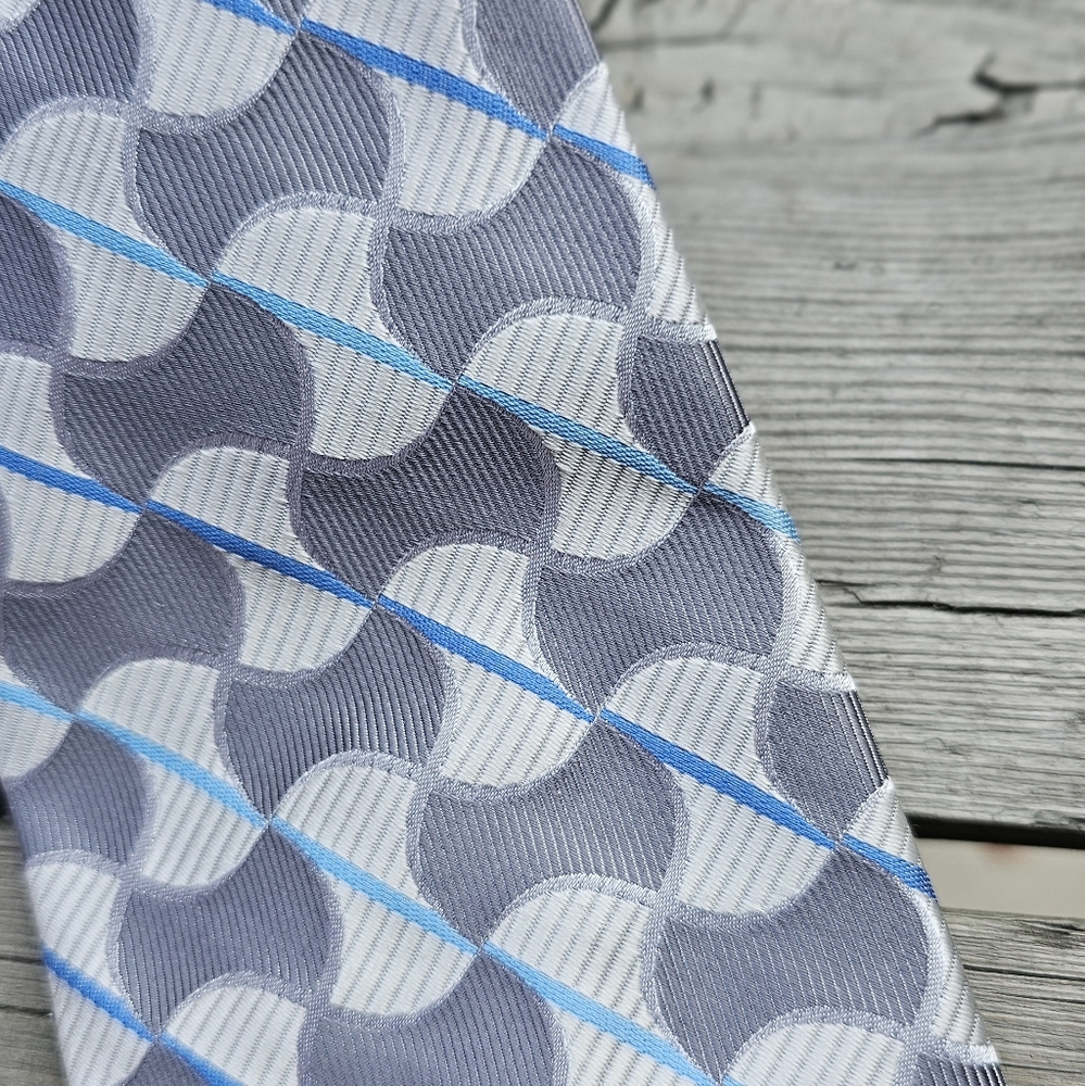 2 For $40. Lineage 100% silk tie.